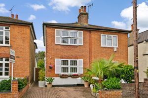 Pemberton Road, East Molesey- click for photo gallery